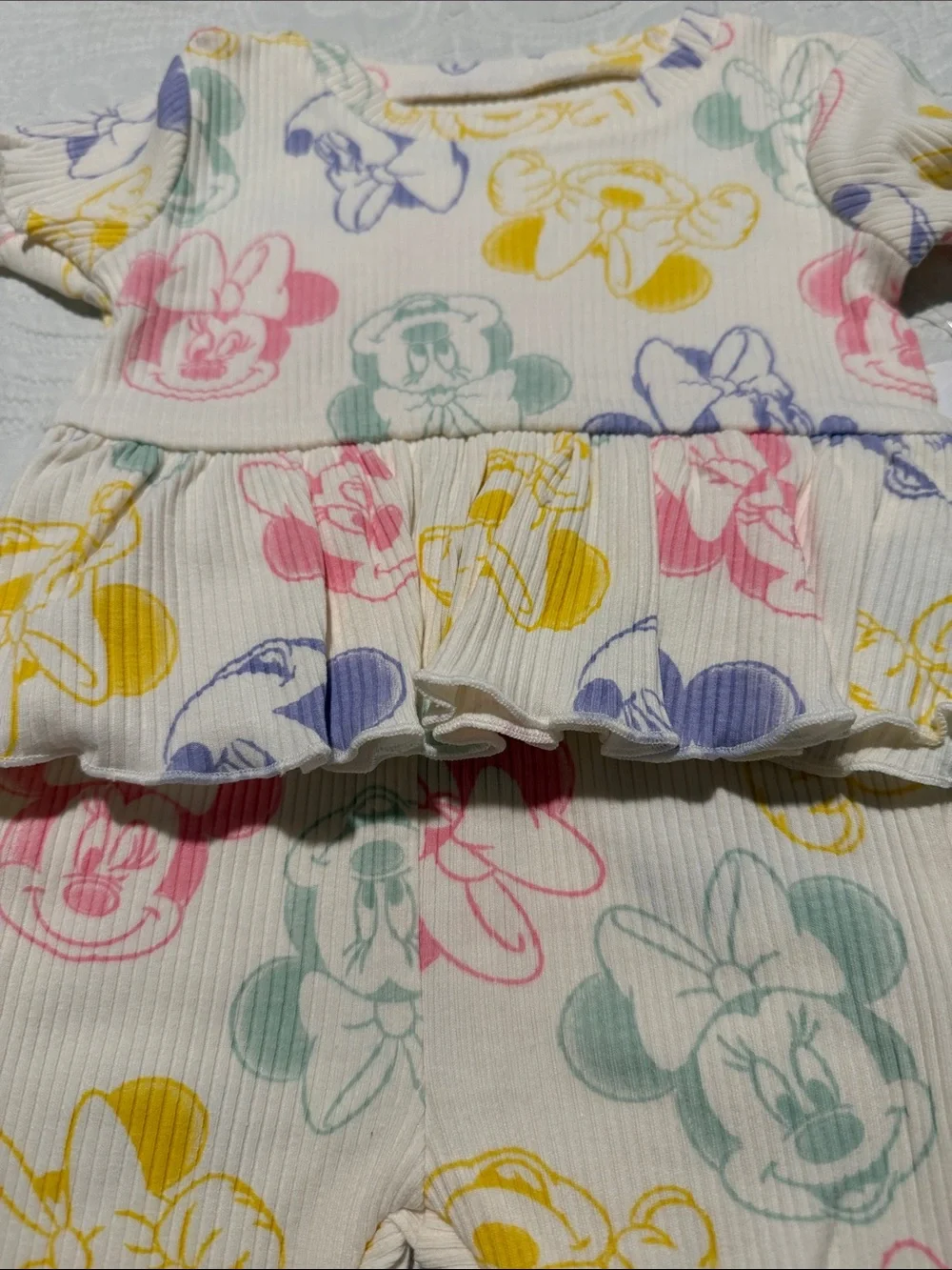 Disney & Old Navy Collaboration Minnie Mouse Shirt & Short Set